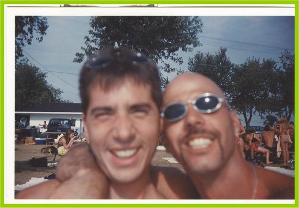 222338_1075704246509_6861_n